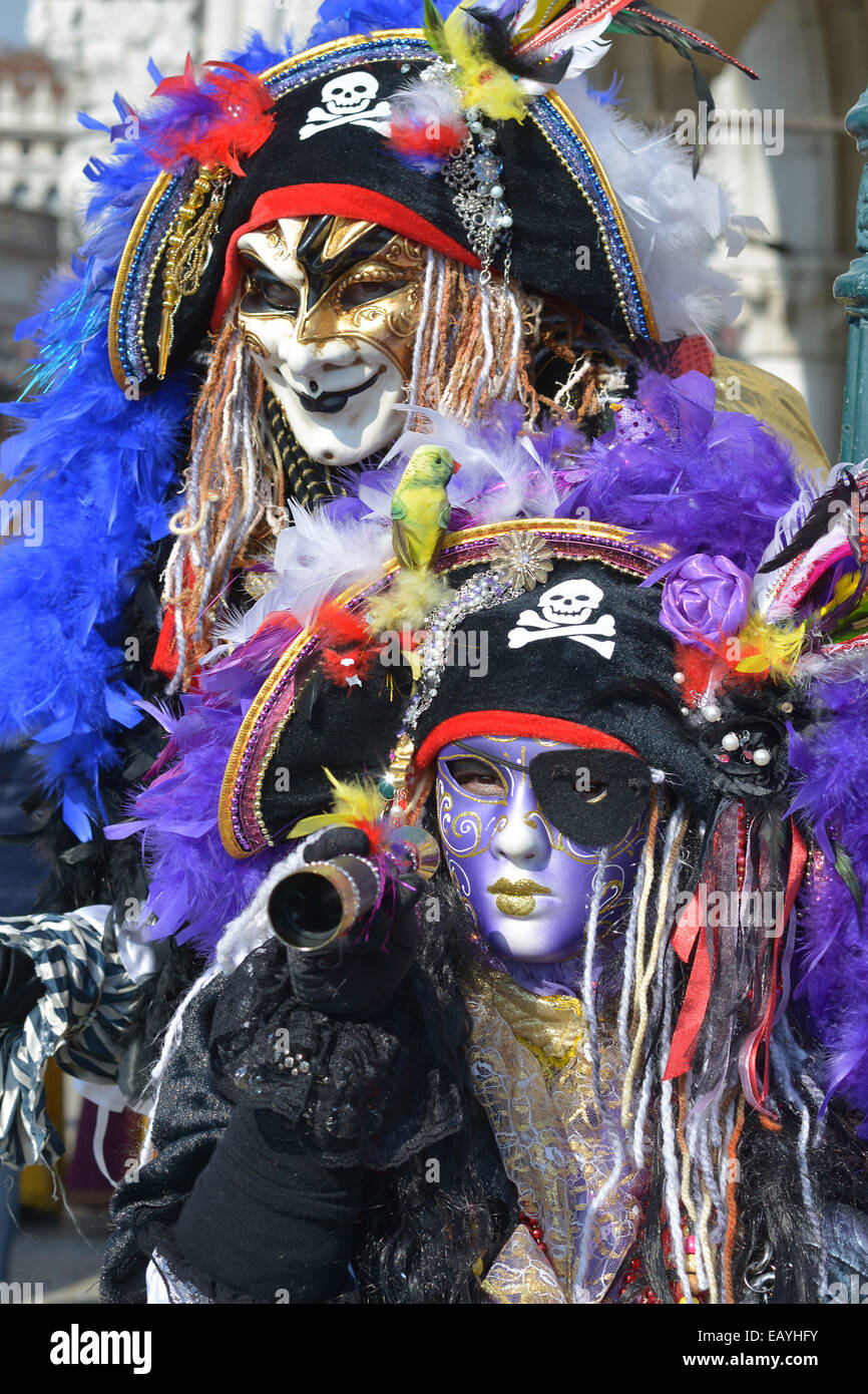 Venice carnival costume pirate mask hi-res stock photography and images ...