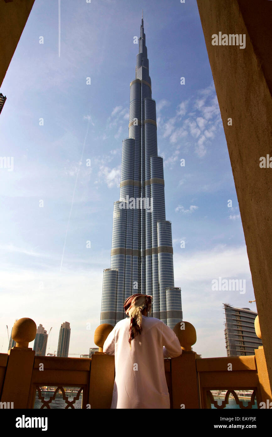 The emirates tower hi-res stock photography and images - Alamy