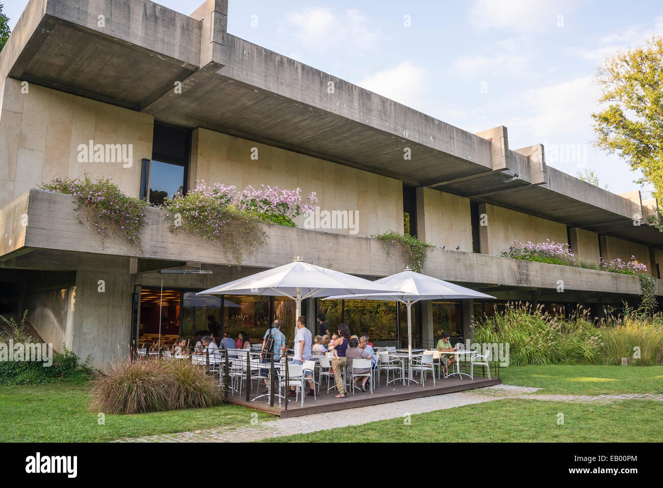 Gulbenkian Museum, Outdoor cafeteria, Lisbon, Portugal Stock Photo