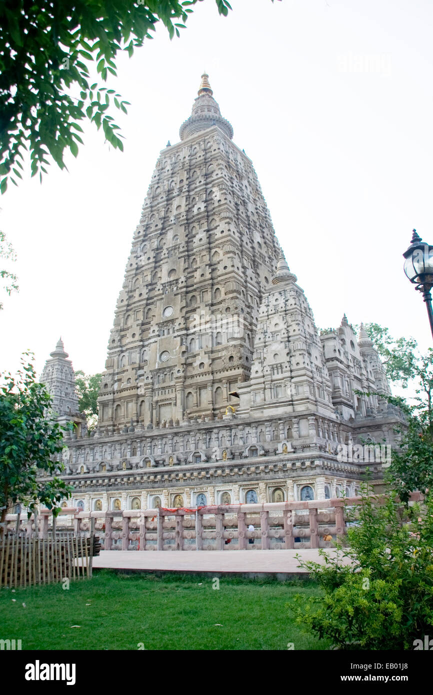 View of tall tower of Mahabodhi Temple at Bodhgaya, Bihar, India, Asia Stock Photo