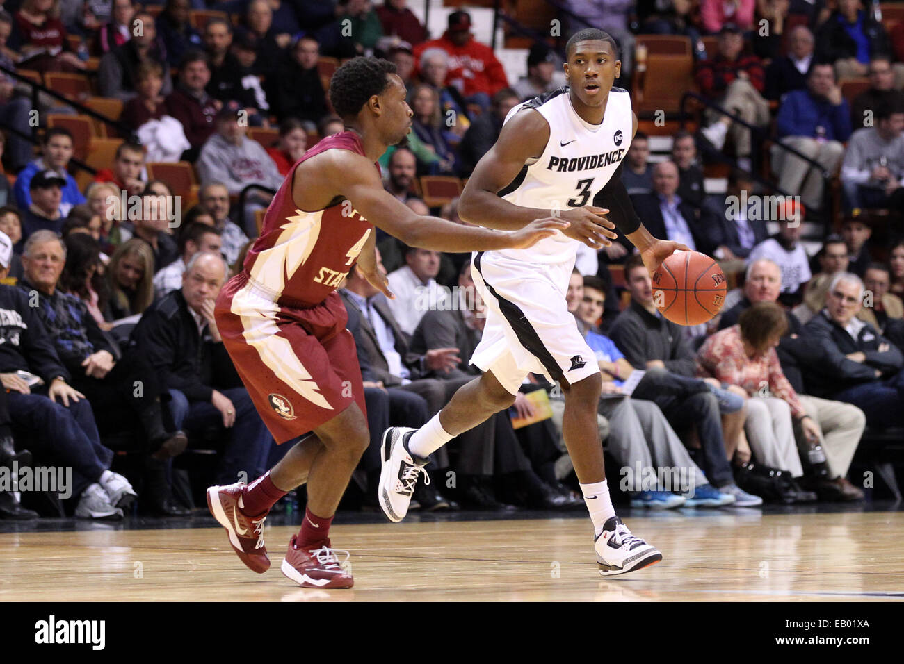 Mohegan Sun Arena. 22nd Nov, 2014. Florida State Seminoles guard