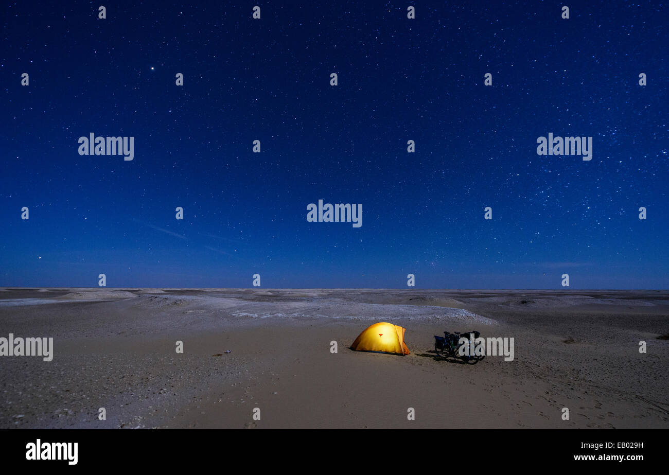 Camping under the stars in the Sahara, Egypt Stock Photo - Alamy