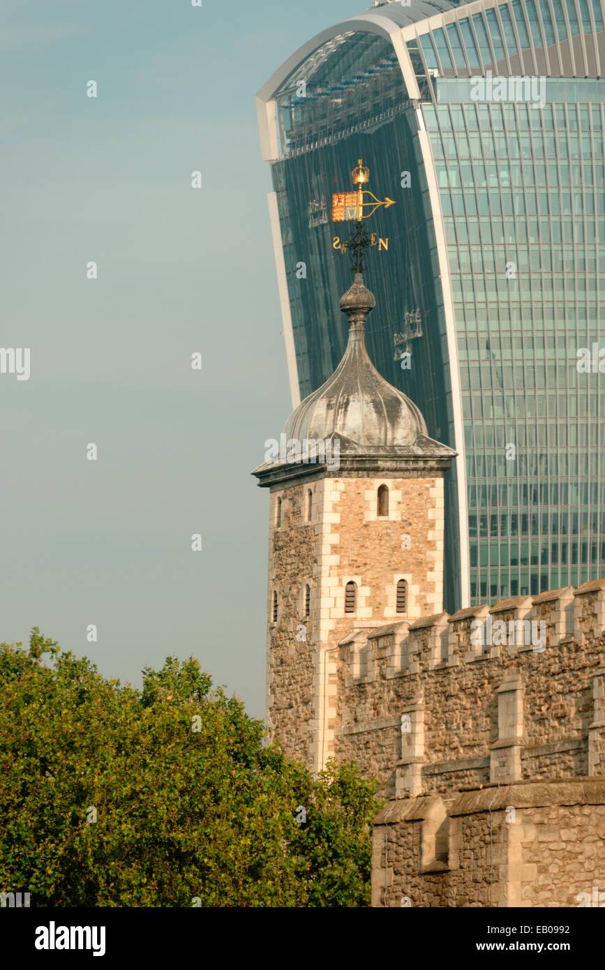 20 Fenchurch Street London known as the Walkie Talkie building due to it's shape, the new site looming over the Tower of London Stock Photo