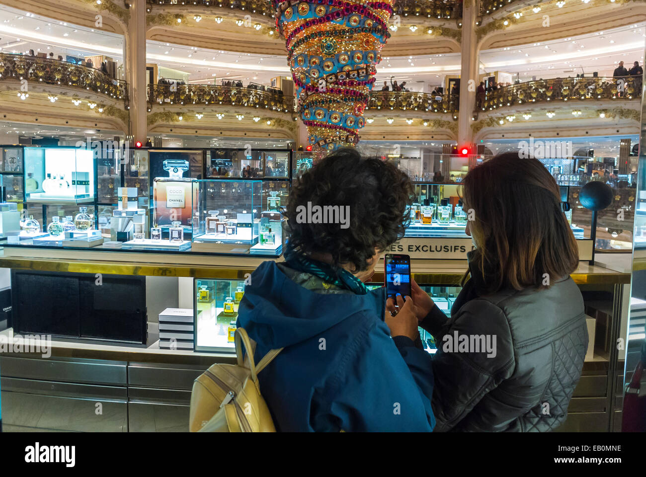 Paris, France, Women Shopping inside French Department Store, Galeries  Lafayettes, Local Clothing Brands Comptoir des Cotonniers paris shopping  girls Stock Photo - Alamy