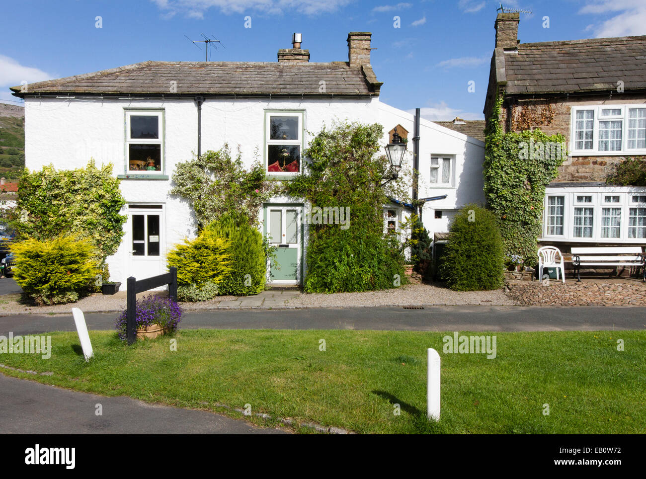 A White Cottage In Reeth Yorkshire Dales Stock Photo 75622486