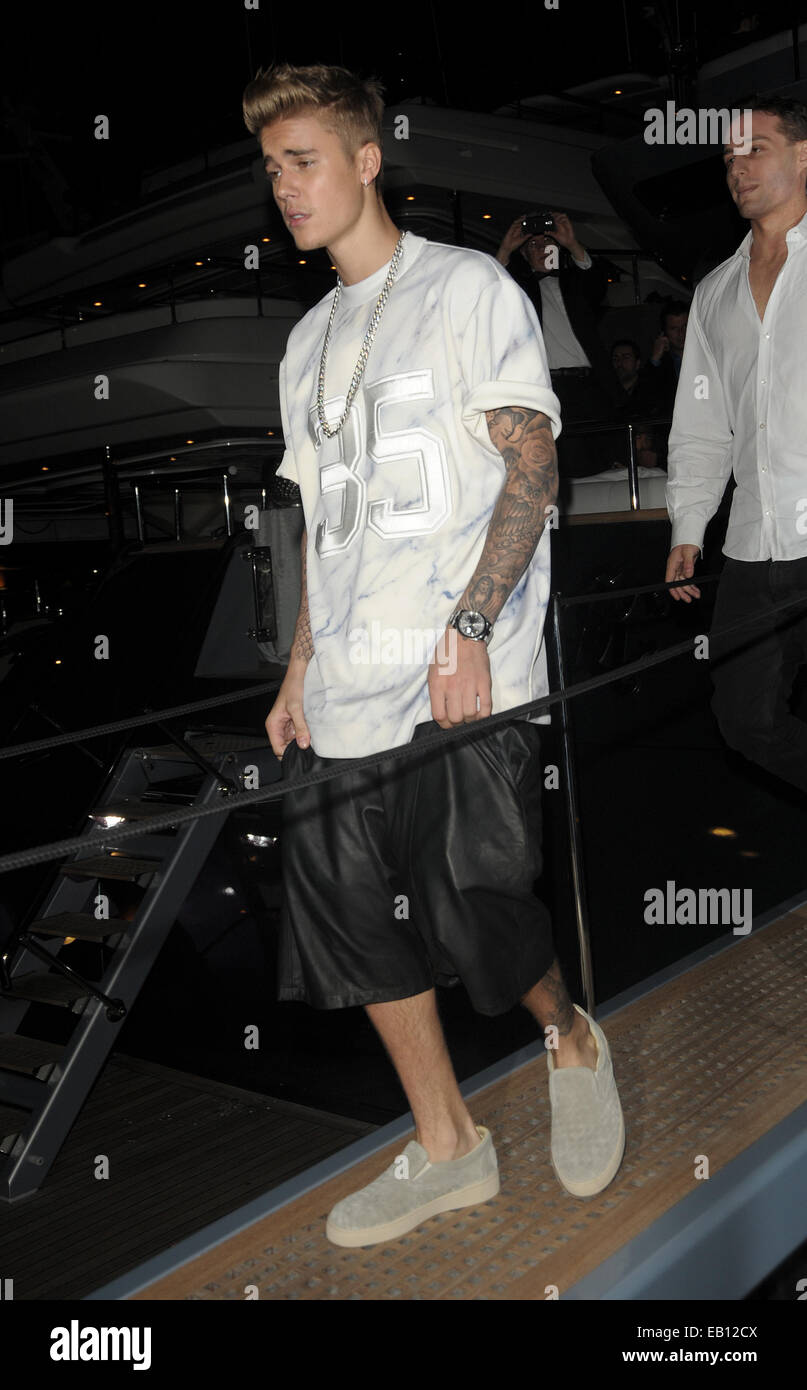 Justin Bieber on Roberto Cavalli Boat Party Featuring: Justin Bieber Where:  Cannes, France When: 21 May 2014 Stock Photo - Alamy, image size:807x1390