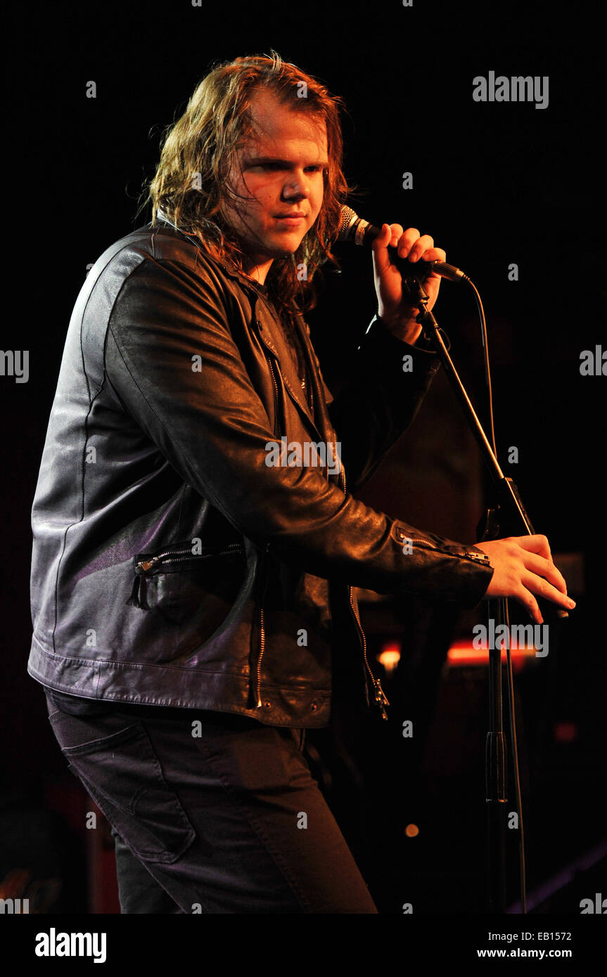American Idol 2014 winner Caleb Johnson visits his hometown of