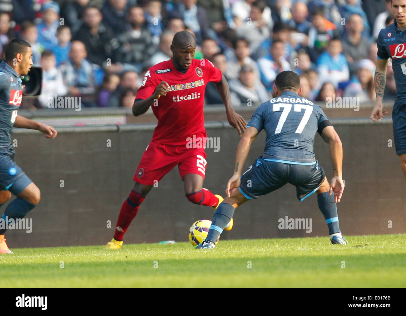 Victor Ibarbo in action during the Italian Serie A soccer match between SSC Napoli and Cagliari at San Paolo stadium in Naples. © Ciro De Luca/Pacific Press/Alamy Live News Stock Photo