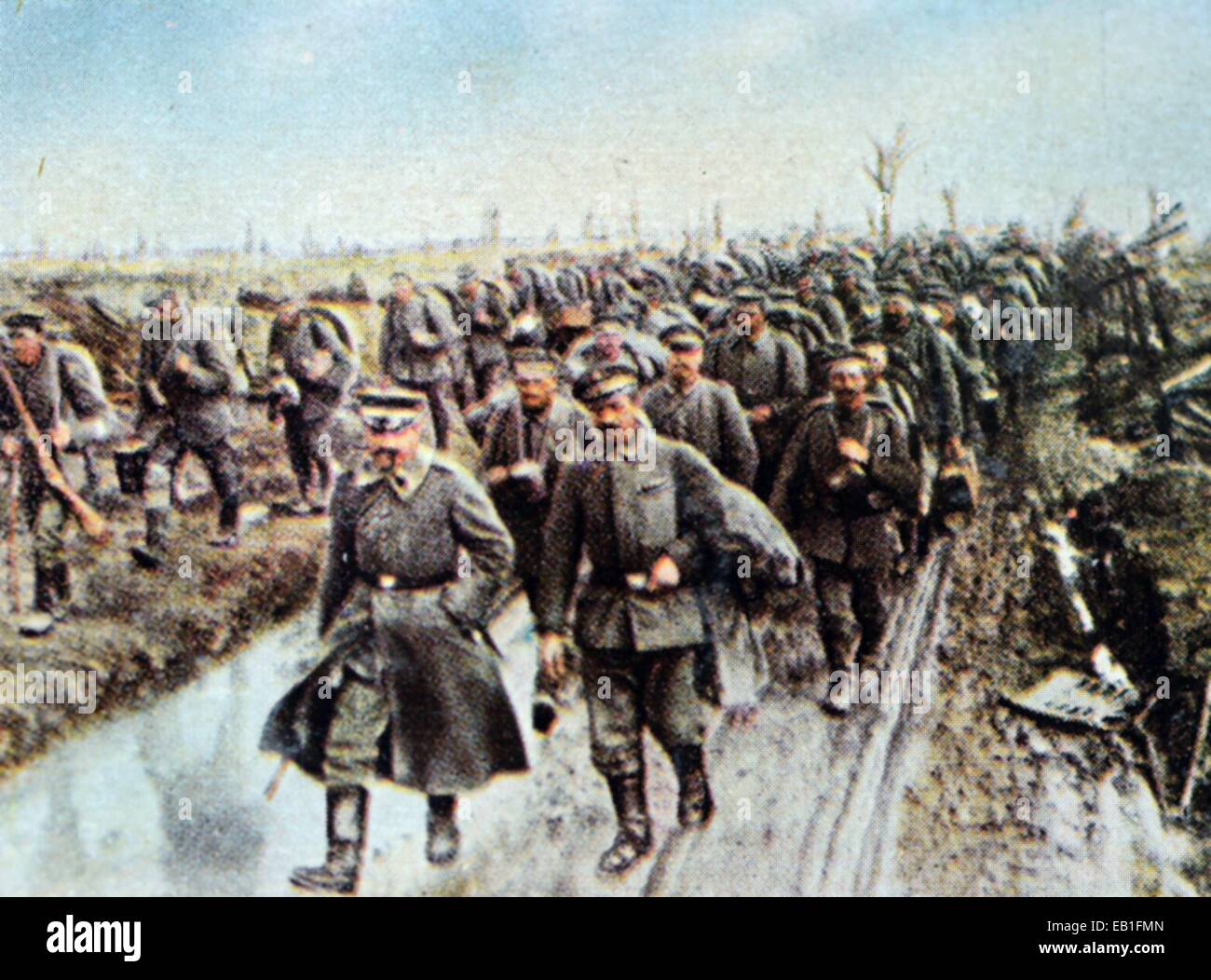The contemporary colorized German propaganda photo shows German non-combatant soldiers on the way to the Siegfried Front (from Arras through St. Quentin to Soissons) in Northern France, 1917. Photo: Neumann Archive - NO WIRE SERVICE Stock Photo