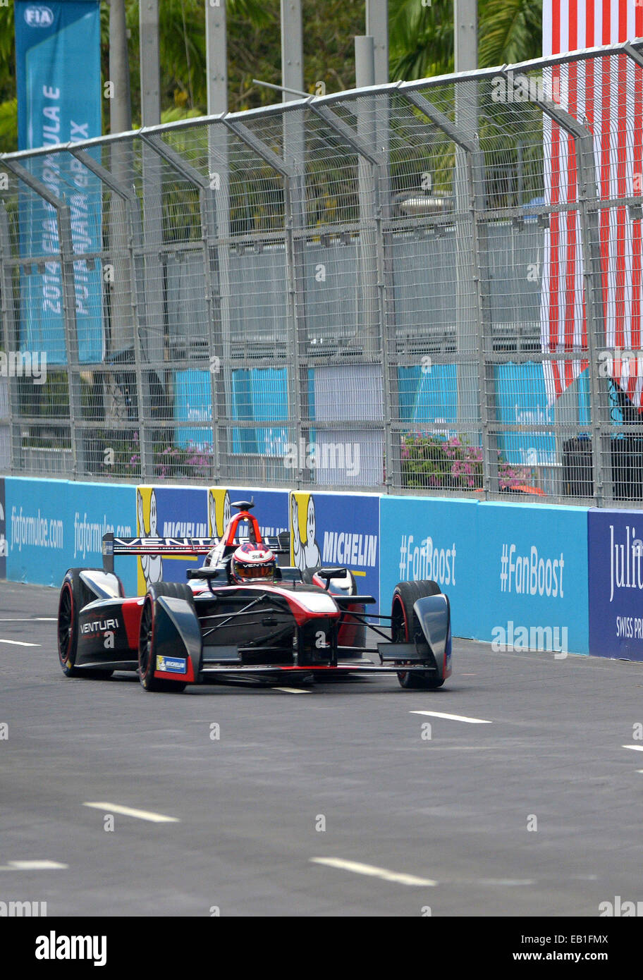 Combinaison De Course Stéphane Sarrazin – Venturi Formula E 2016 – Signée