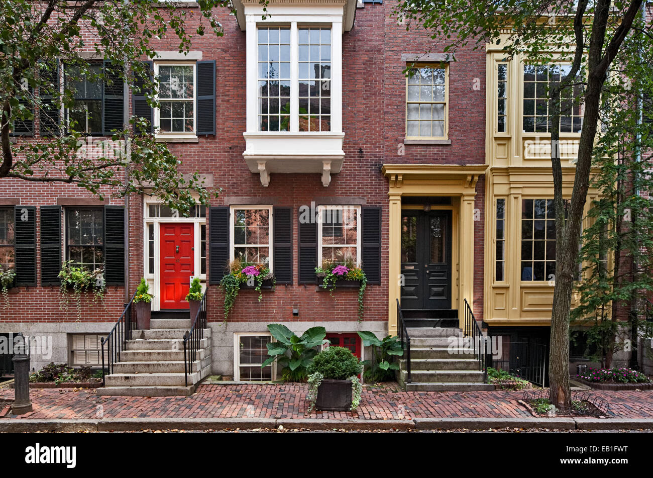 Casas De Cidade Em Beacon Hill Foto de Stock - Imagem de flores, natalia:  42799246