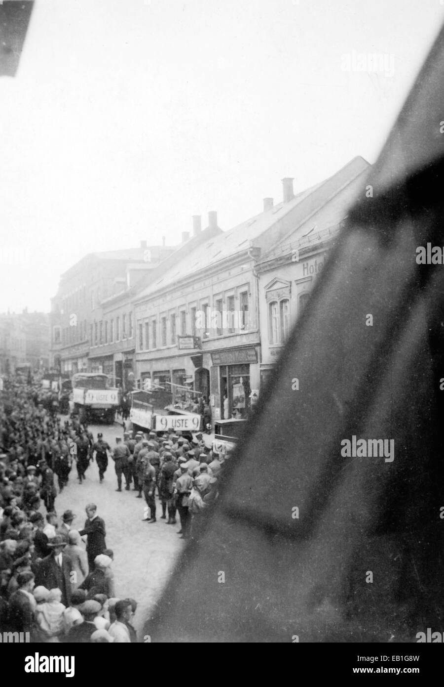 A rally held by the SA (Sturmabteilung) one day before the Reichstag elections for the 5th German Reichstag during the Weimar Republic in Falkenstein near Auerbach, Germany, 13 September 1930. Fotoarchiv für Zeitgeschichtee - NO WIRE SERVICE Stock Photo