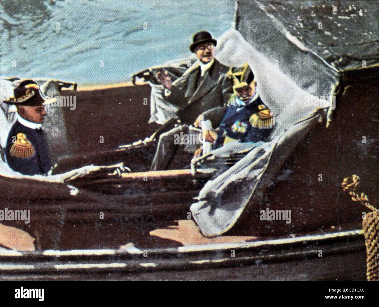 The contemporary colorized German propaganda photo shows German Vice Admiral Maximilian Reichsgraf von Spee (R) during his arrival in Valparaiso (Chile) in November 1914. Sitting to the right of Spee: German envoy to Chile, Friedrich Karl von Eckert. Photo: Neumann Archive - NO WIRE SERVICE – Stock Photo