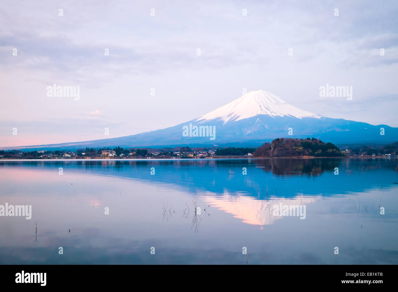 Mount Fuji Sunrise Hi res Stock Photography And Images Alamy mount-fuji-sunrise-hi-res-stock-photography-and-images-alamy