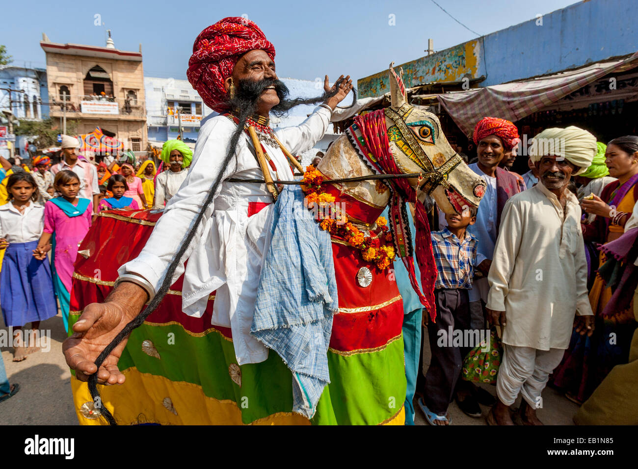 Street Entertainer, Pushkar Camel Fair, Pushkar, Rajasthan, India Stock Photo