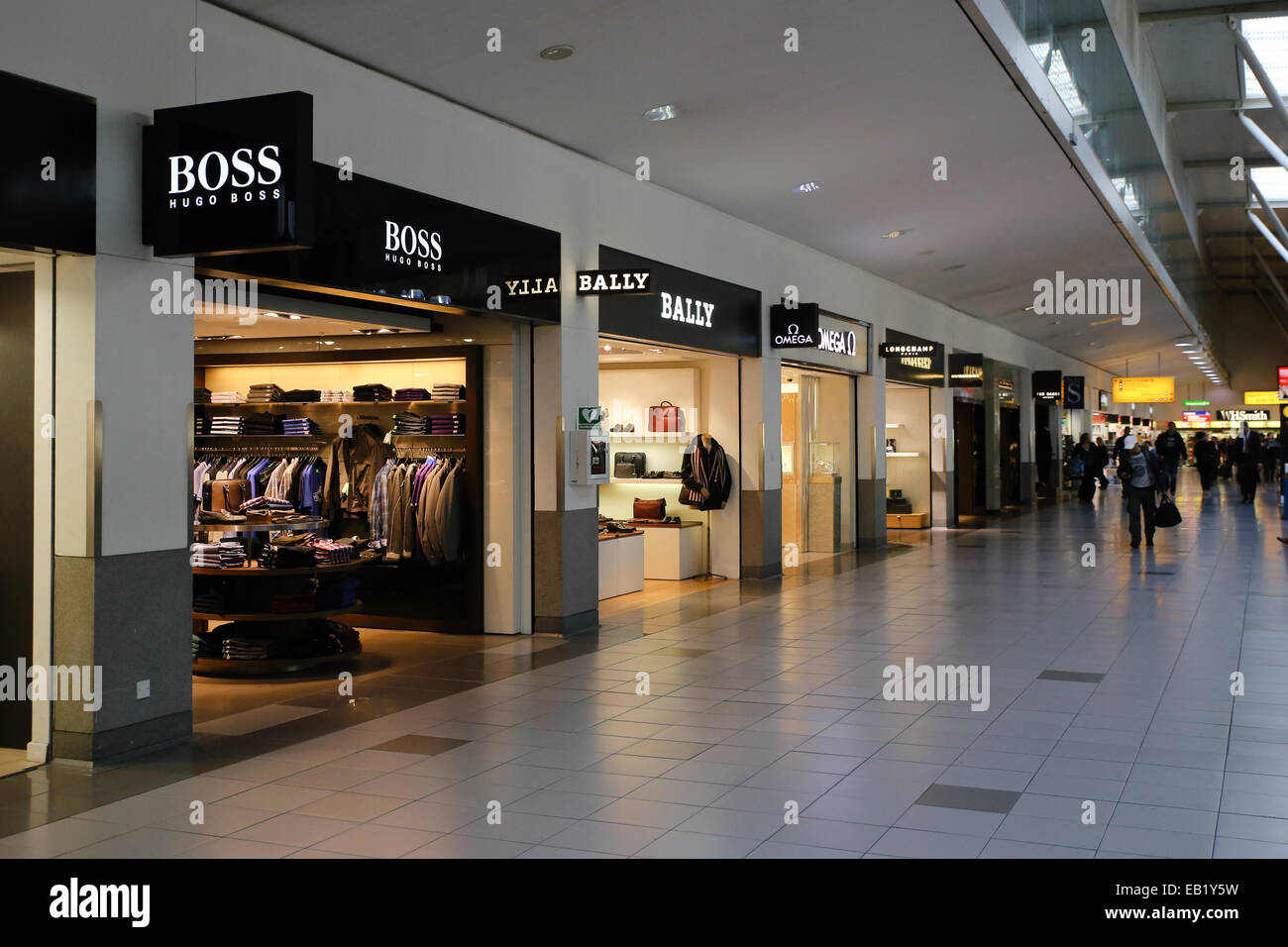 Heathrow terminal 3 clearance longchamp