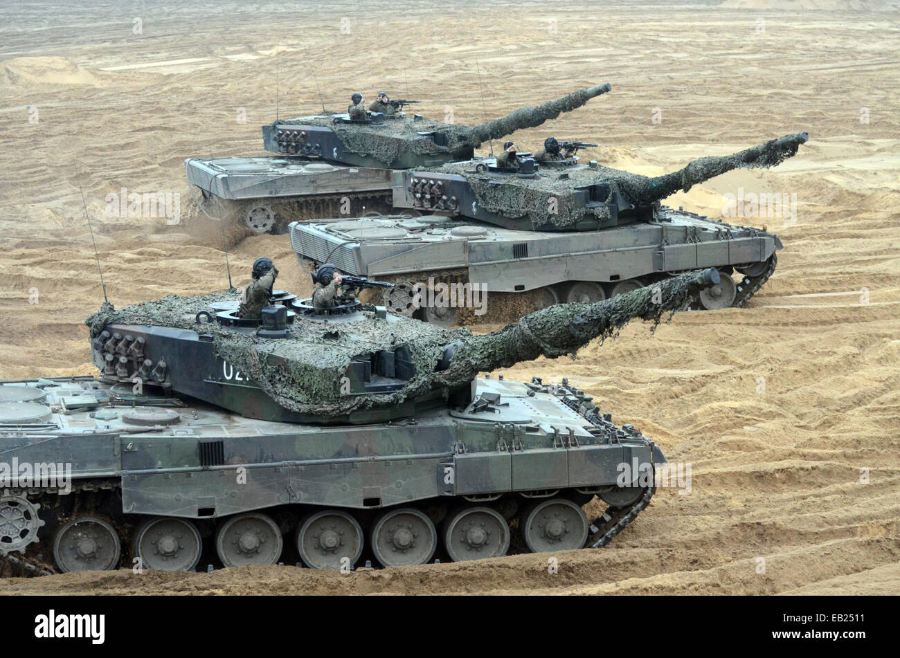 Polans 10th arnoured cavalry brigade on Exercise black Eagle with there  leopard 2A4 Tanks on the zagan Training area. Poland Stock Photo - Alamy