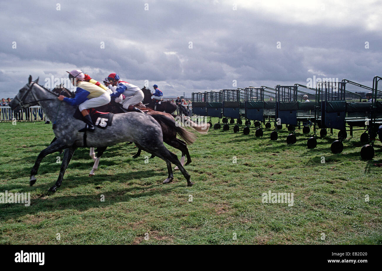 HORSE RACING AT THE GALWAY RACES, COUNTY GALWAY, IRELAND. REFERRED TO BY DRAMATIST, POET, DRAMATIST AND NOBEL PRIZE WINNER OF LITERATURE, WILLIAM BUTLER YEATS IN 'AT THE RACES'. Stock Photo