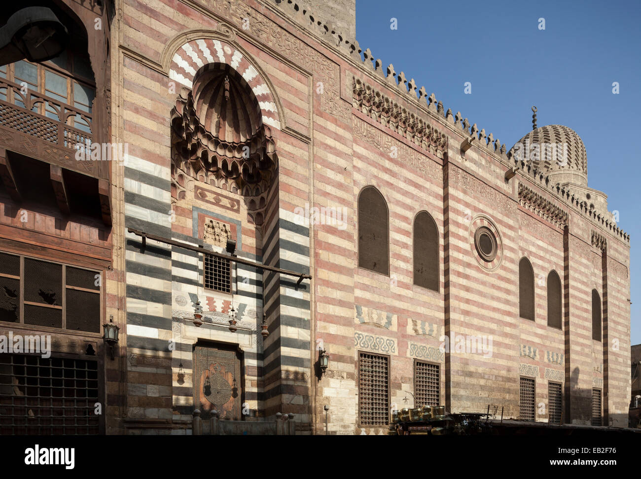 Dome entrance to egyptian tomb hi-res stock photography and images - Alamy