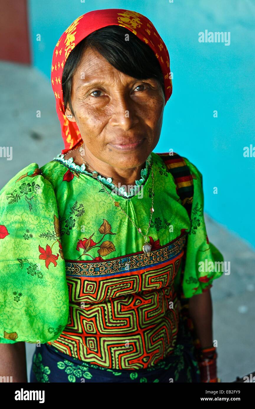 A Cuna teacher wearing the traditional mola at a Spanish-Cuna bilingual school in Ustupu Island. Stock Photo
