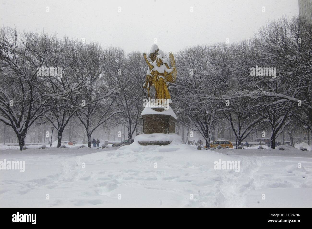 Central park winter horse hi-res stock photography and images - Alamy