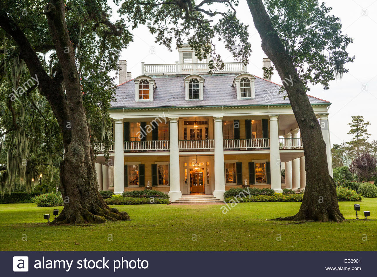 Exterior View Of The Front Of The Houmas House Plantation And