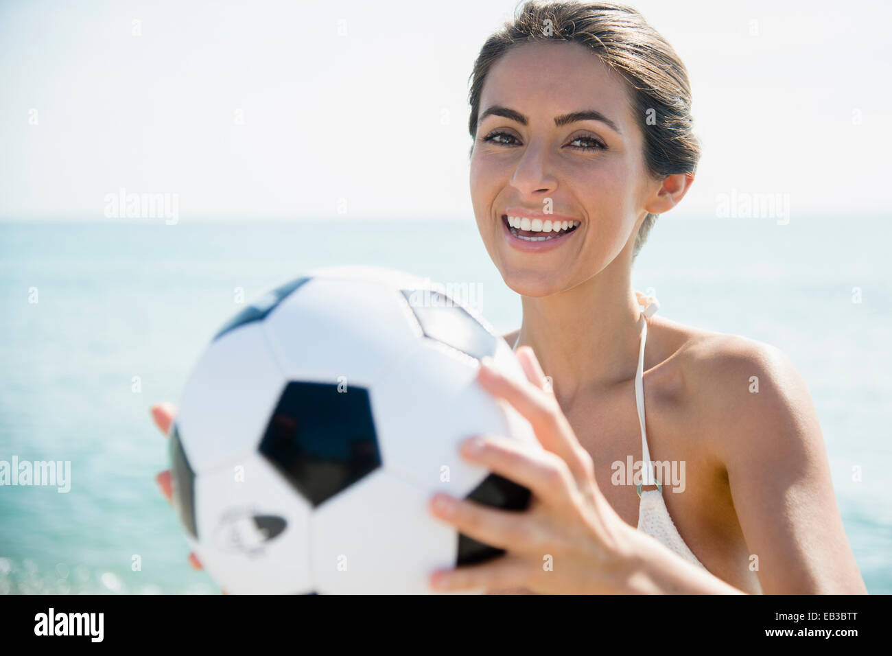 Ball on beach hires stock photography and images Alamy