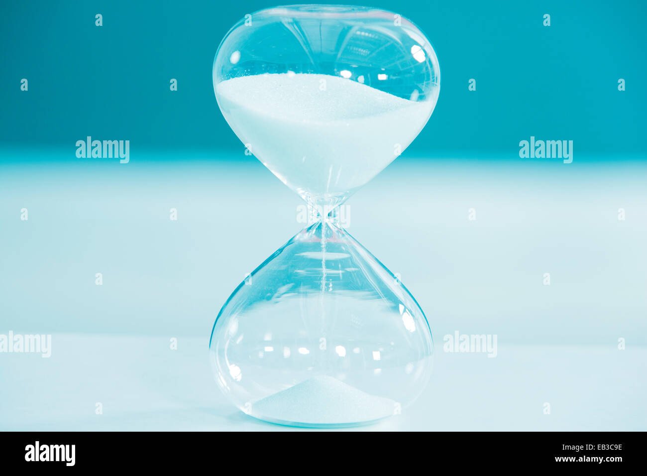 Hourglass sand timer hi-res stock photography and images - Alamy