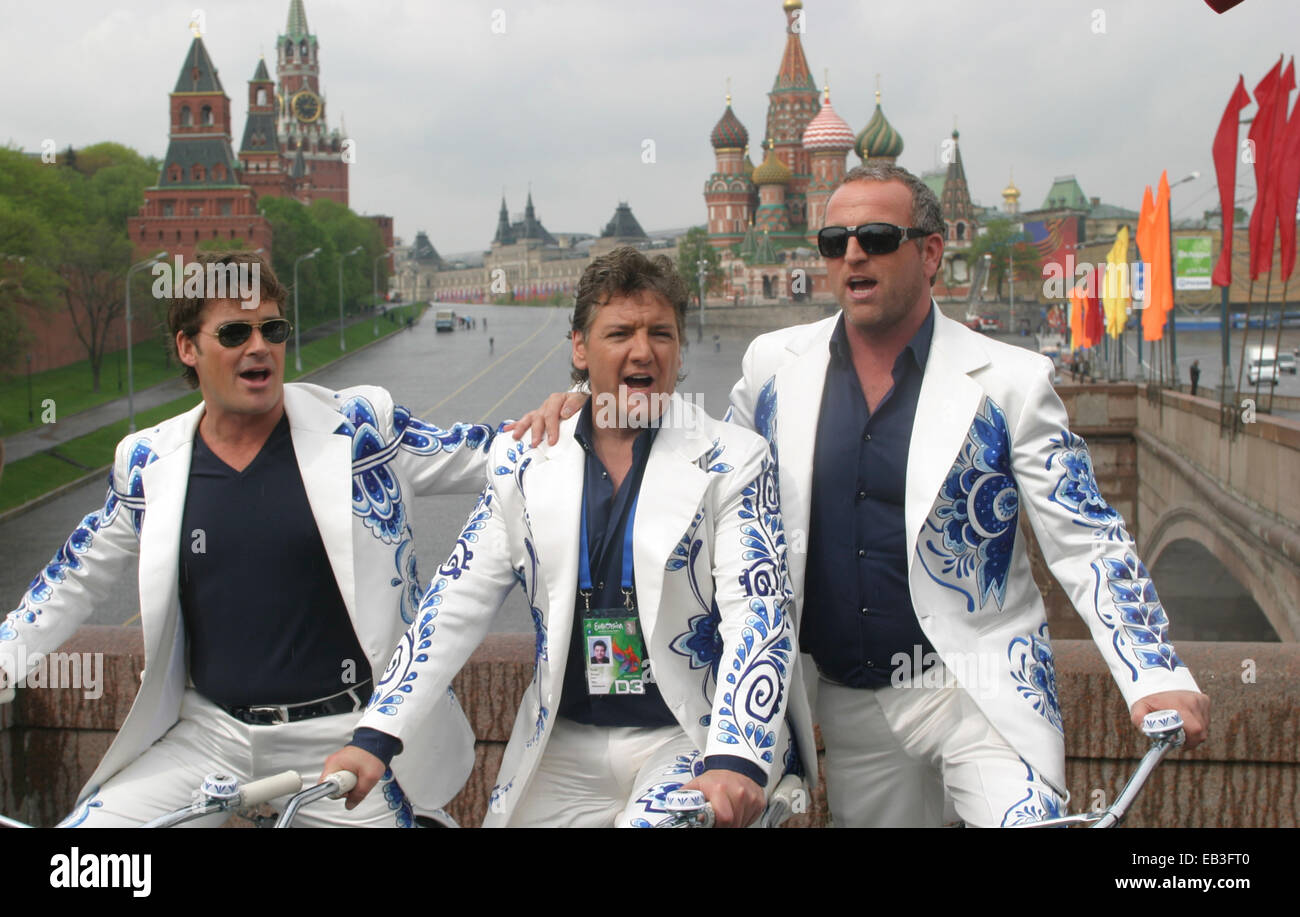 Dutch music group The Toppers with their bicycles near the Kremlin and Red  Square in Moscow. Formed in 2005, the group represent Stock Photo - Alamy