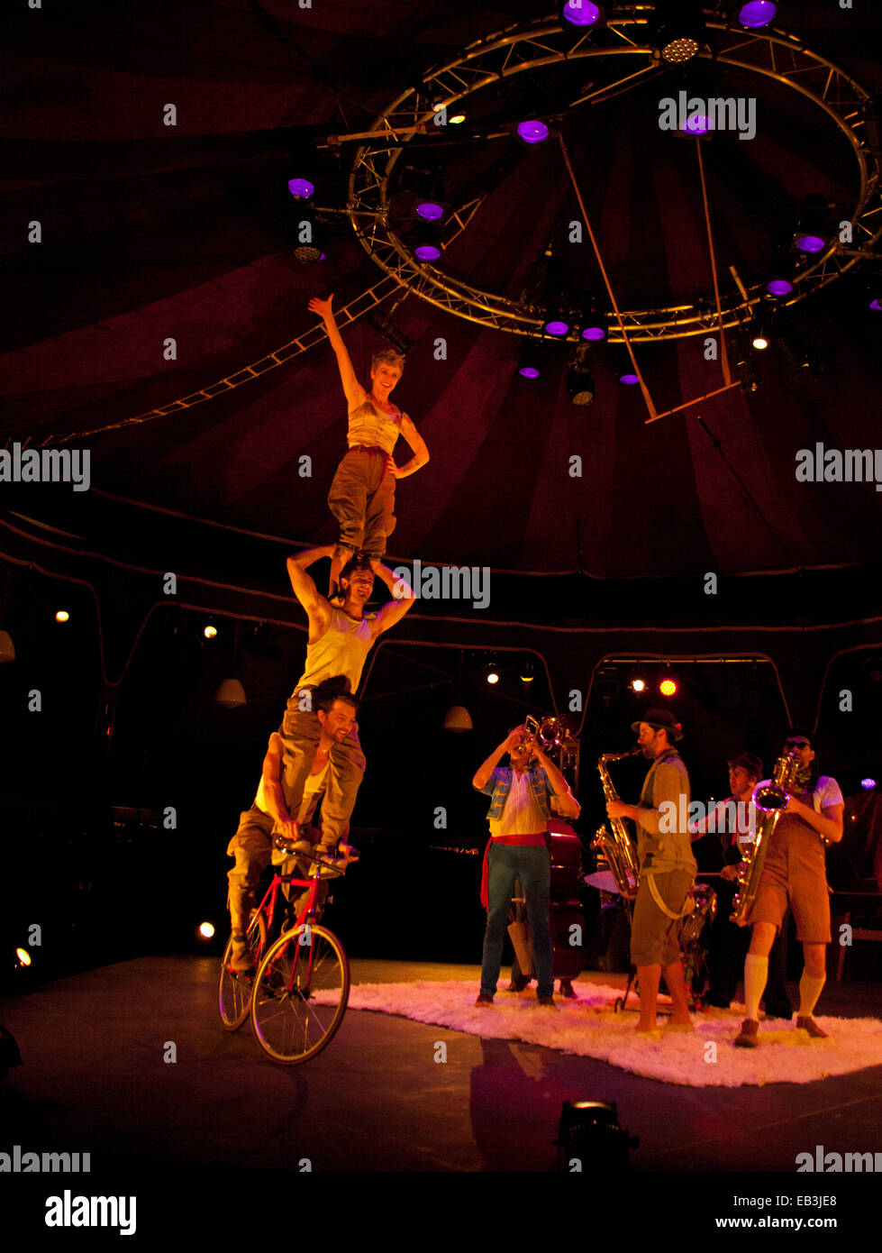 Edinburgh, St Andrew Square, Scotland. 25th Nov. 2014 Scotch and Soda – photo-call. The headline circus act at this years Edinburgh's Christmas. The company will present three set pieces from the show that has its European premier on Wed 26th November. Stock Photo