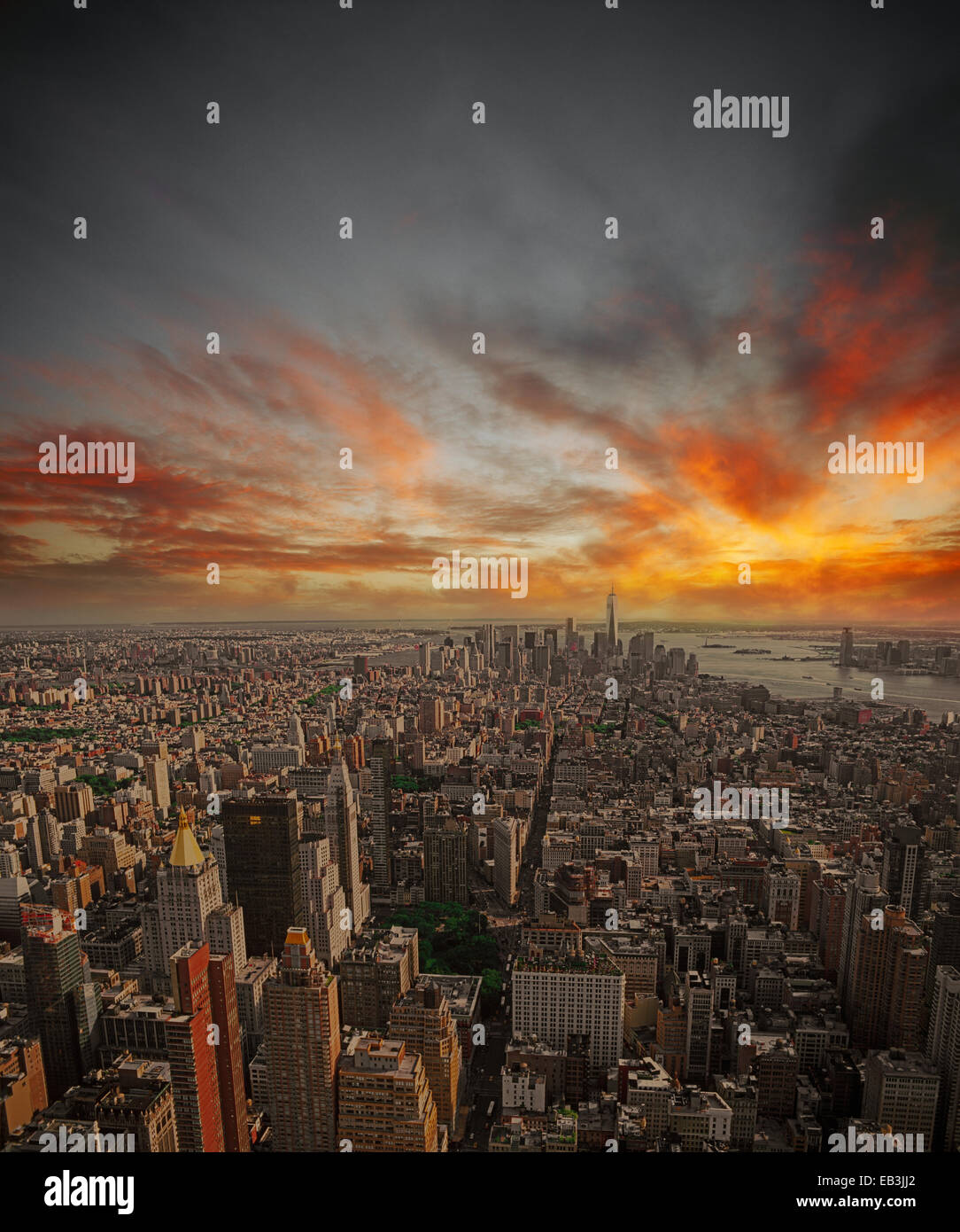 New york skyline sunrise red hi-res stock photography and images - Alamy
