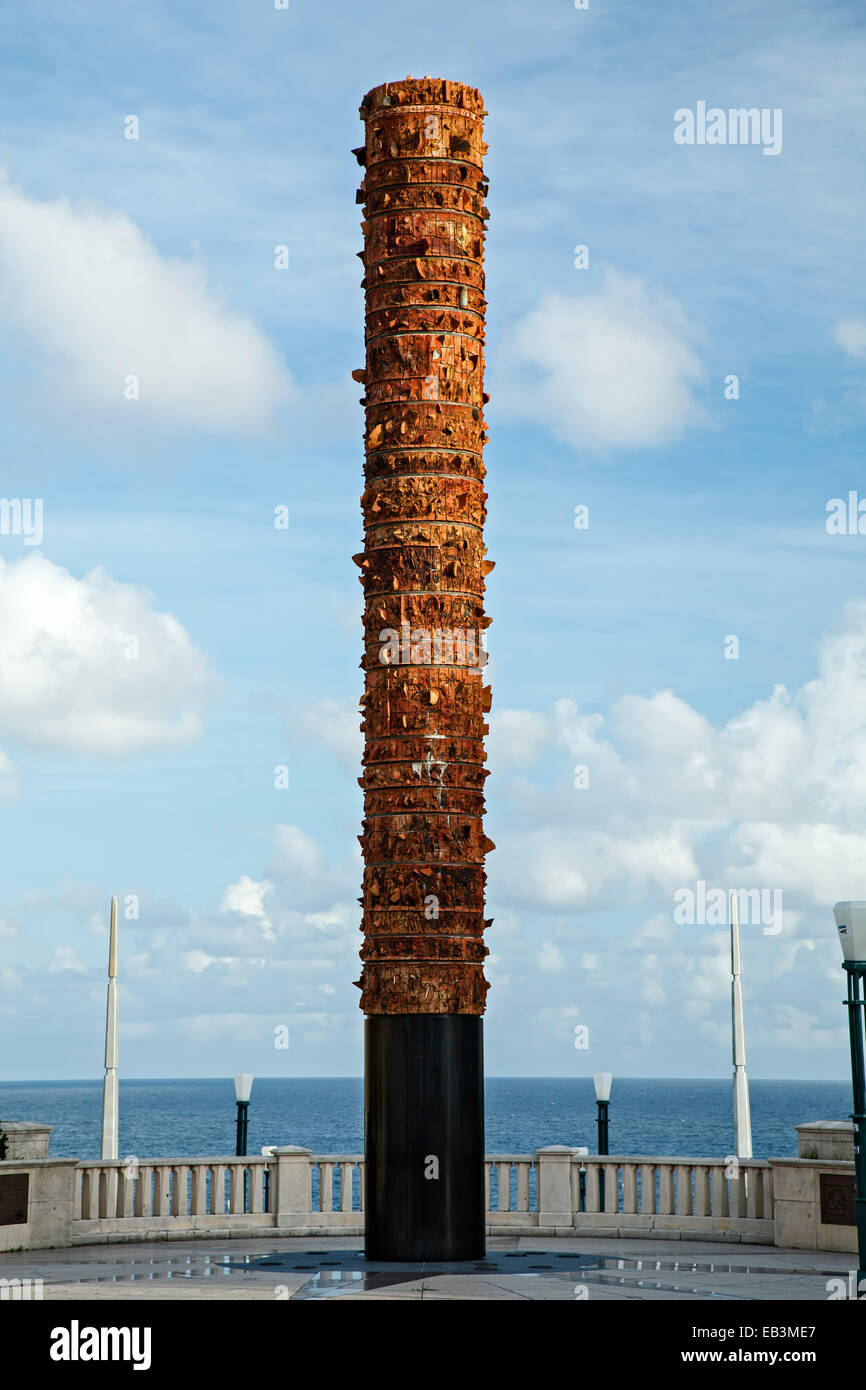 Totem, Plaza del Quinto Centenario, Plaza of the Fifth Centennial, Old
