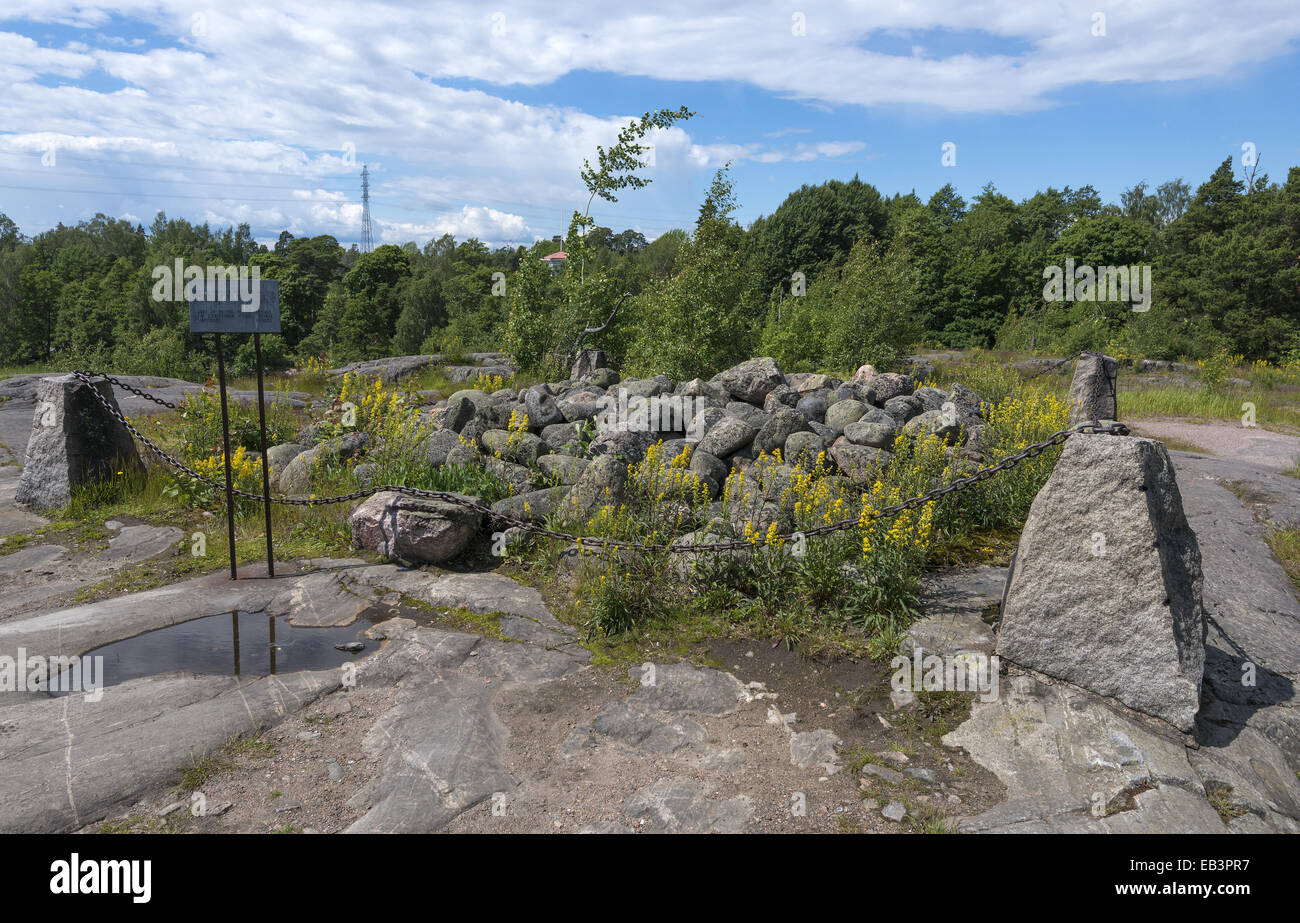 Pronssikautinen Hauta a Bronze age grave in the Meilahti region of  Helsinki, Finland Stock Photo - Alamy