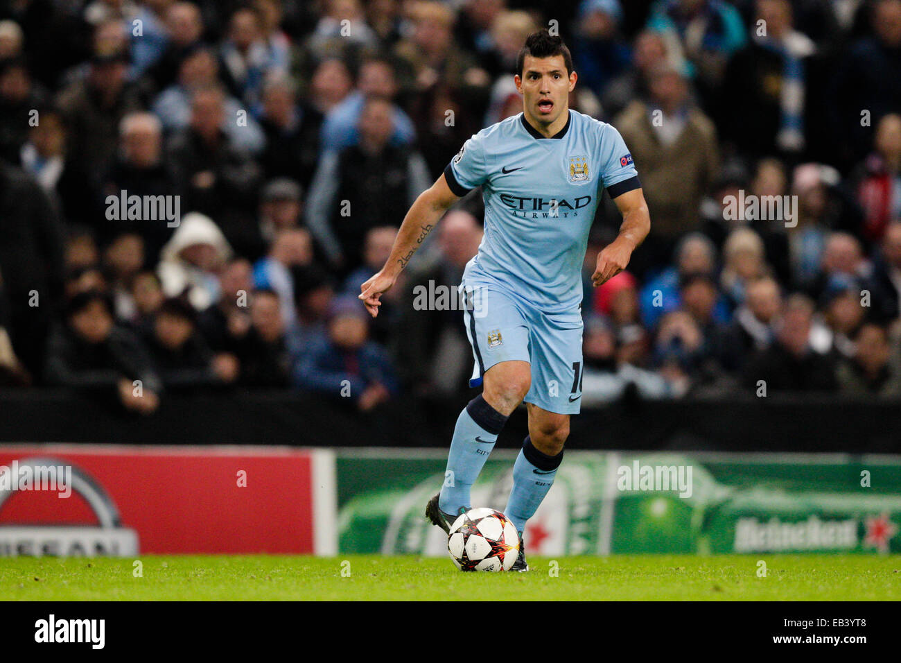 Manchester, UK. 25th Nov, 2014. Champions League Group Stage. Manchester City versus Bayern Munich. Manchester City's Sergio Aguero in action Credit:  Action Plus Sports/Alamy Live News Stock Photo