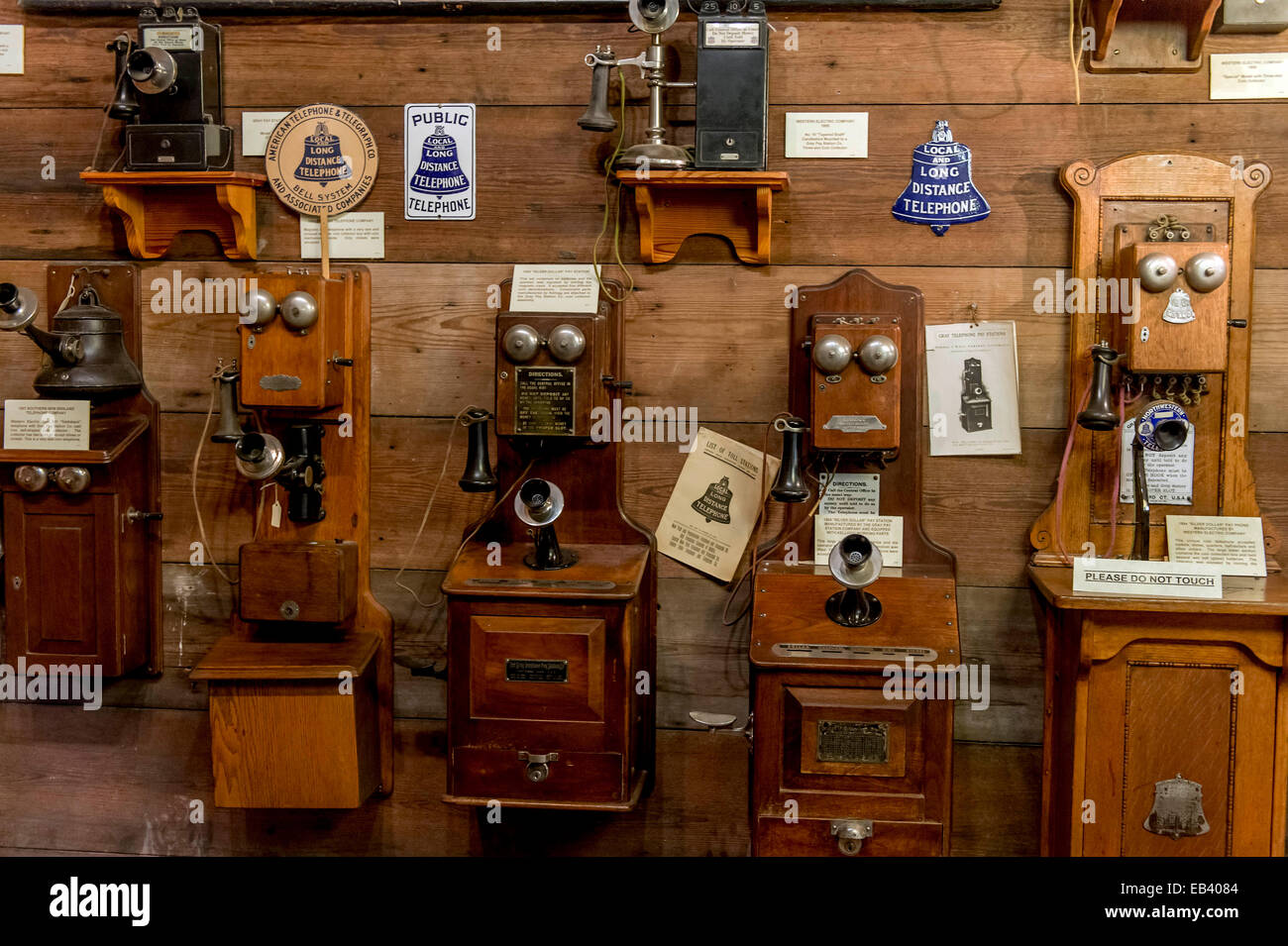 Leslie, USA. 25th Nov, 2014. One of the many displays at the