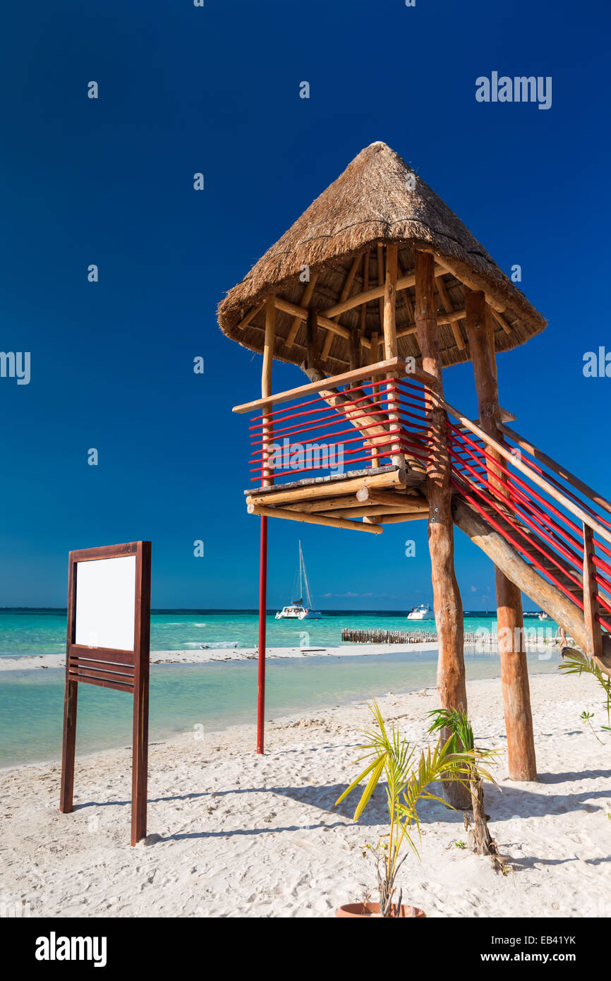 Lifeguard tower on caribbean beach, Cancun, Mexico Stock Photo - Alamy
