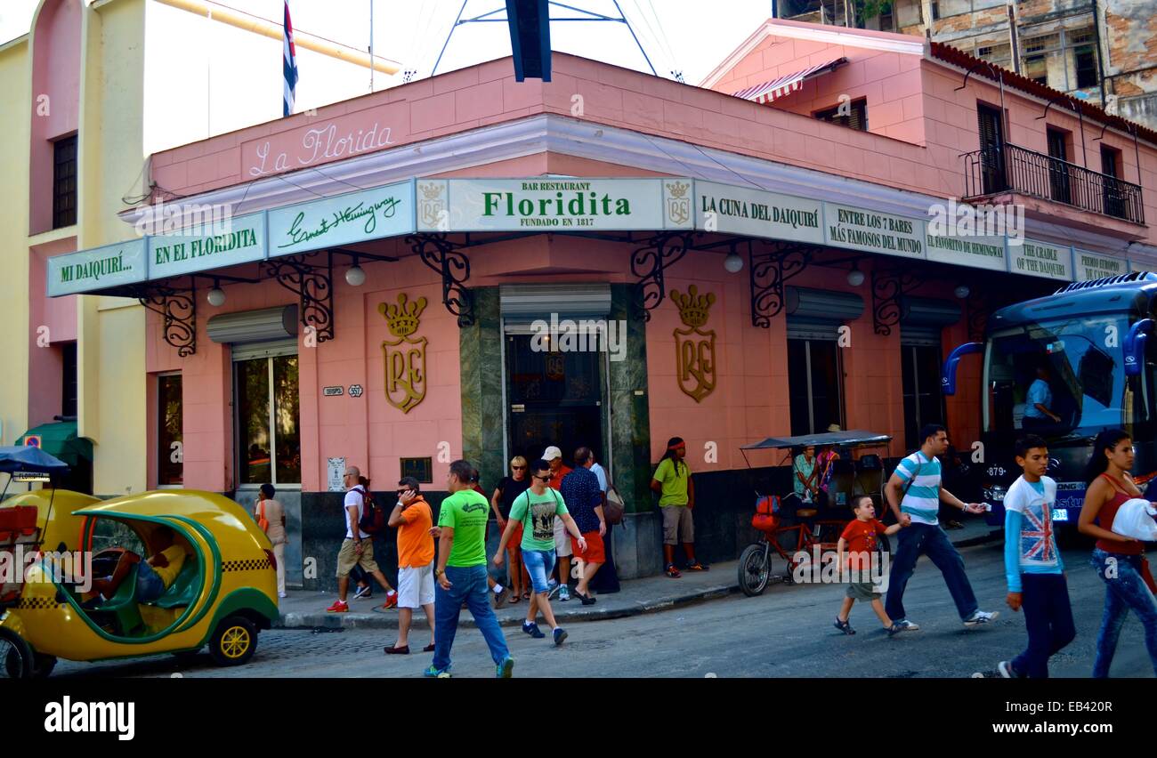 La Floridita bar in old Havana. A favourite drinking spot of Ernest Hemingway and the home of Daiquiris and Mojitos Stock Photo