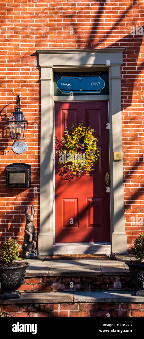 Red Front Door Colonial America Stock Photos Red Front Door