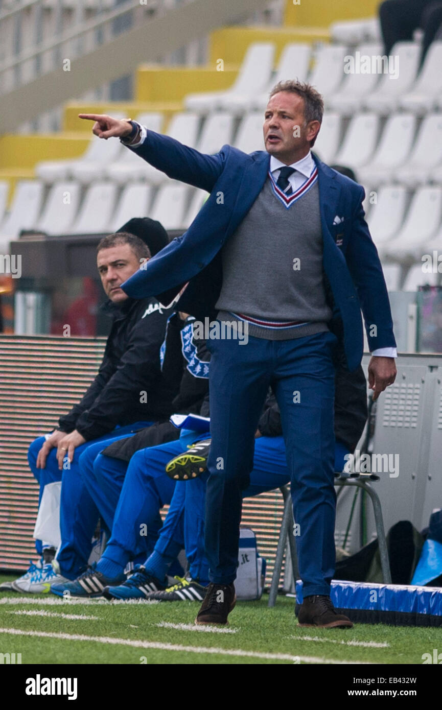 Sinisa Mihajlovic Sampdoria High Resolution Stock Photography And Images Alamy