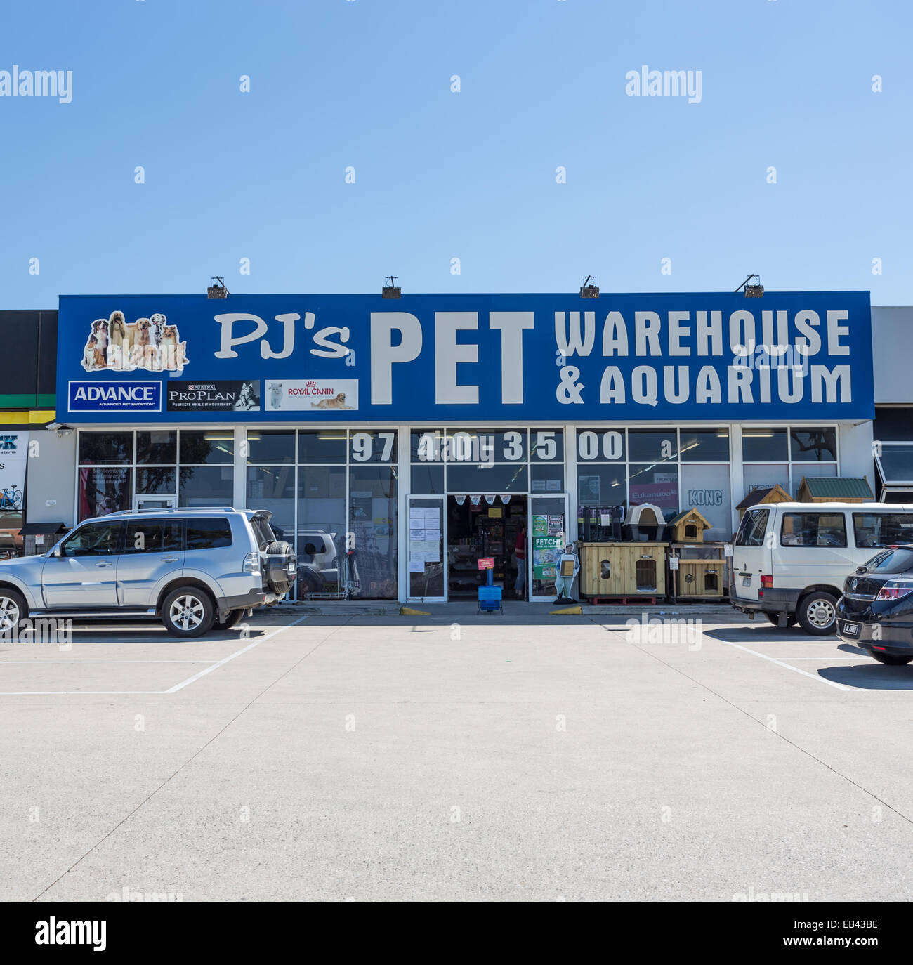 Pet supply store in suburban shopping centre Stock Photo