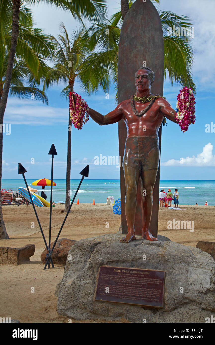 Duke Kahanamoku Statue, Waikiki Beach, Honolulu, Oahu, Hawaii, USA