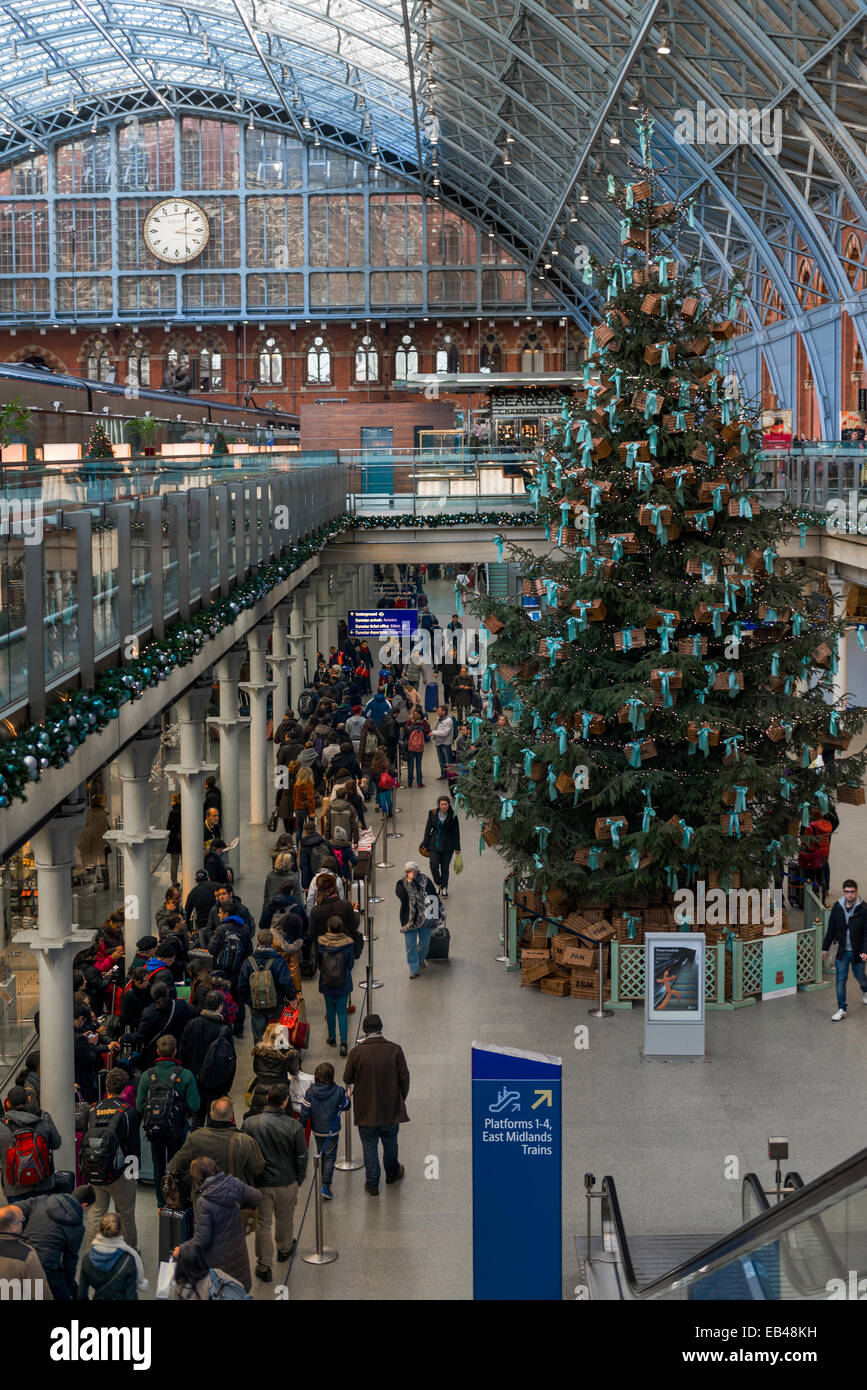 Christmas queues for the Eurostar International at London St Pancras train station Stock Photo