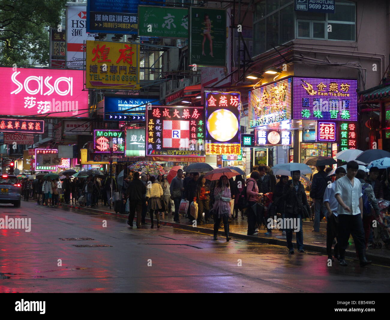 内地旅客访港增长对香港零售旅游股票投资价值的影响评估