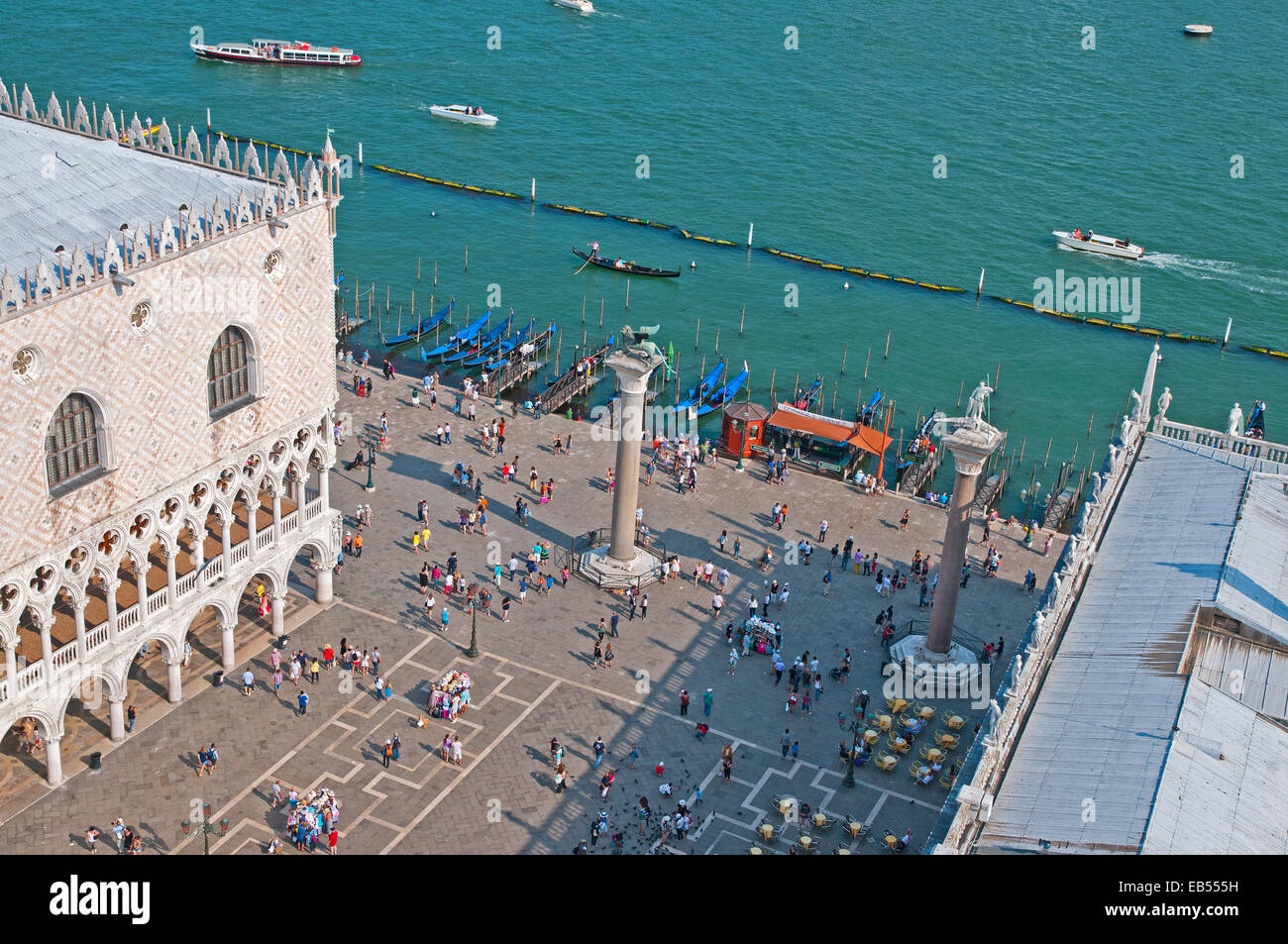 Columns venice lion st theodore hi-res stock photography and images - Alamy