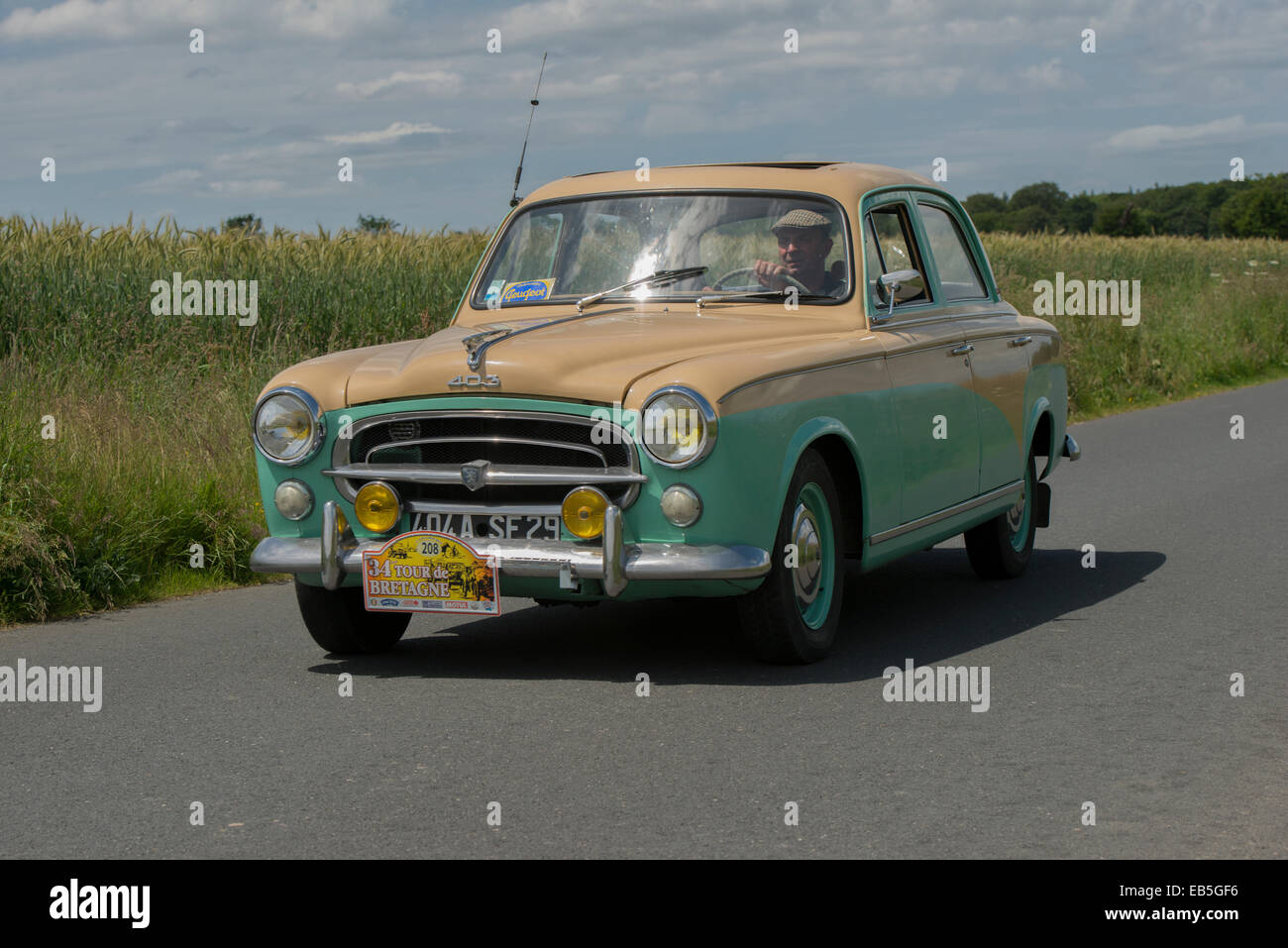 403 peugeot hi-res stock photography and images - Page 2 - Alamy