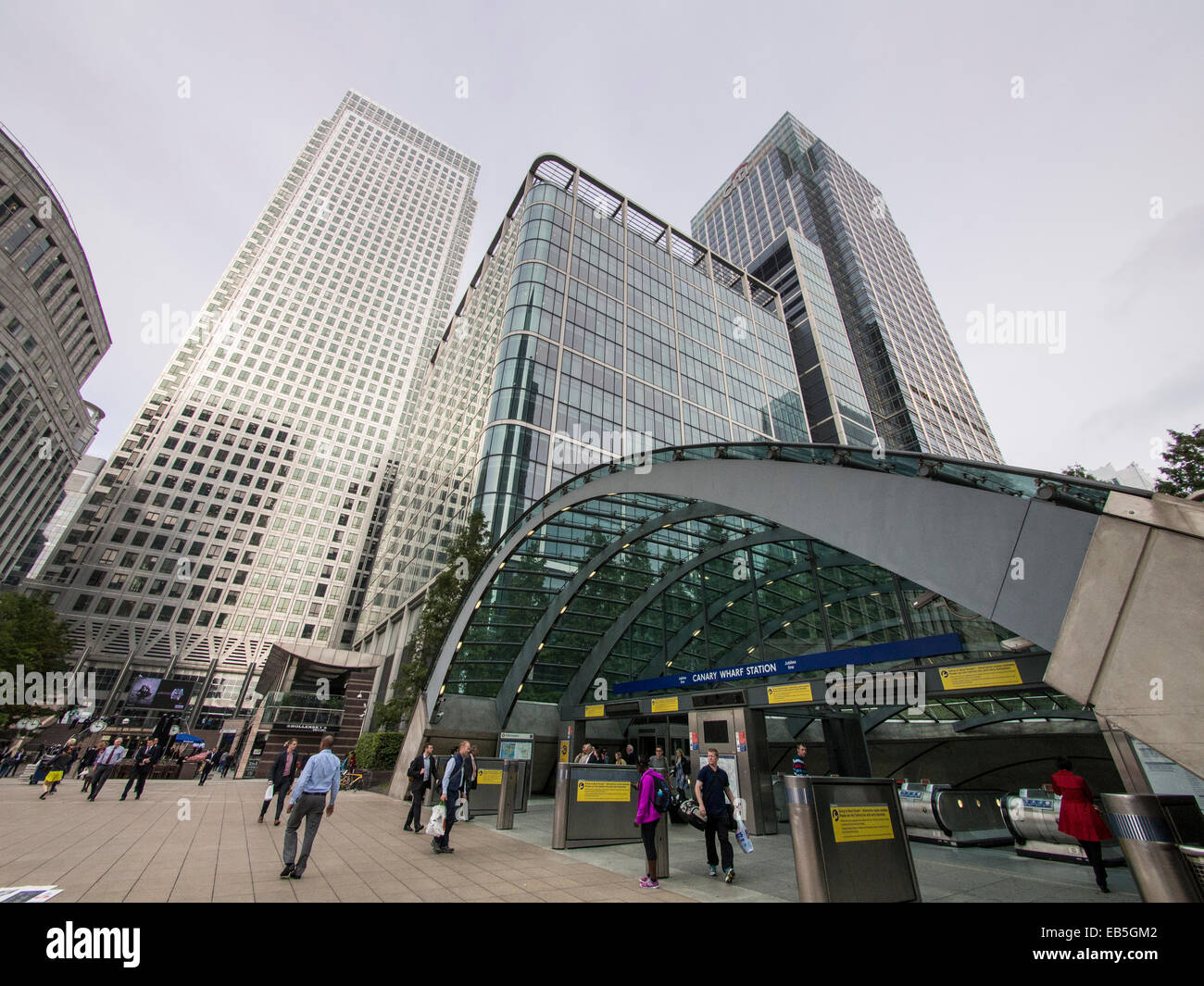 Canary Wharf Underground Station Stock Photos Canary Wharf canary-wharf-underground-station-stock-photos-canary-wharf