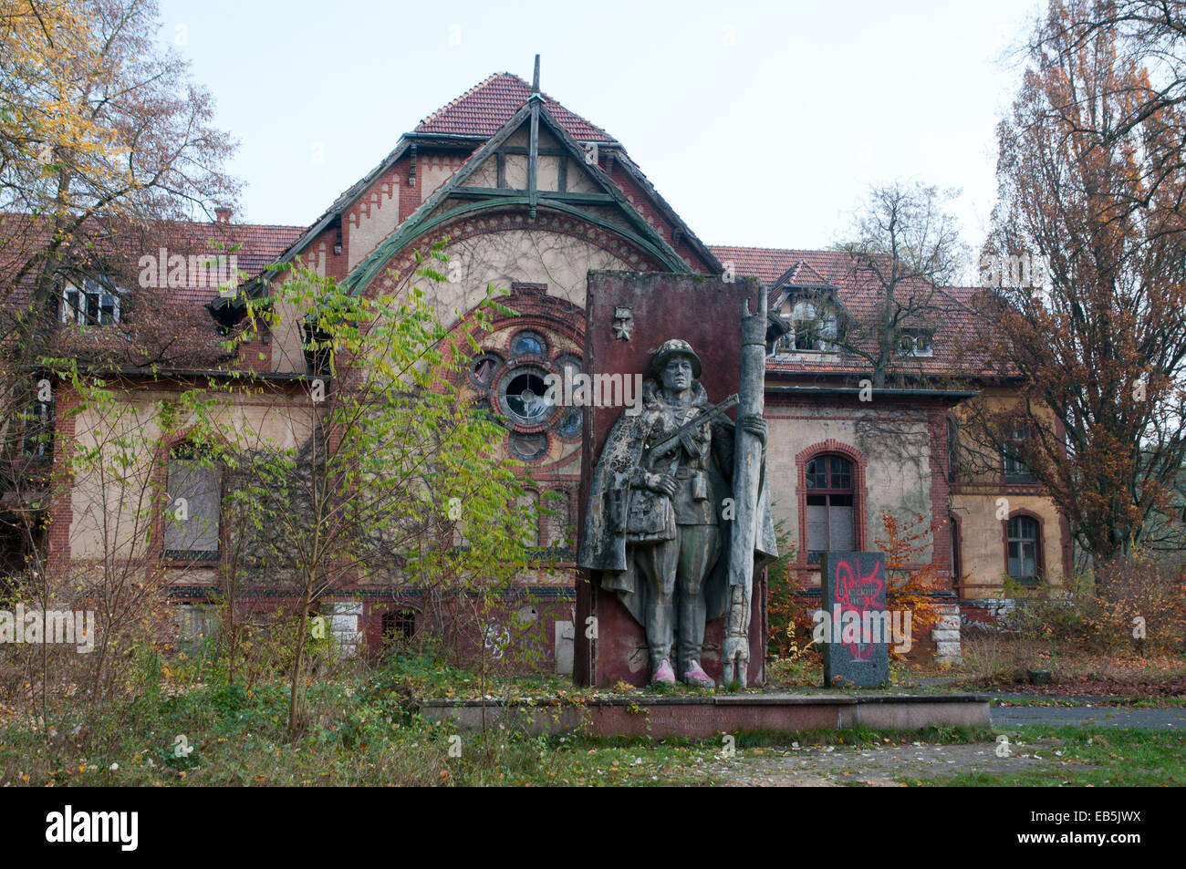 Soviet memorial outside Beelitz Heilstaetten former TB clinic and Russian military  hospital, abandoned place Stock Photo - Alamy, image size:1300x953
