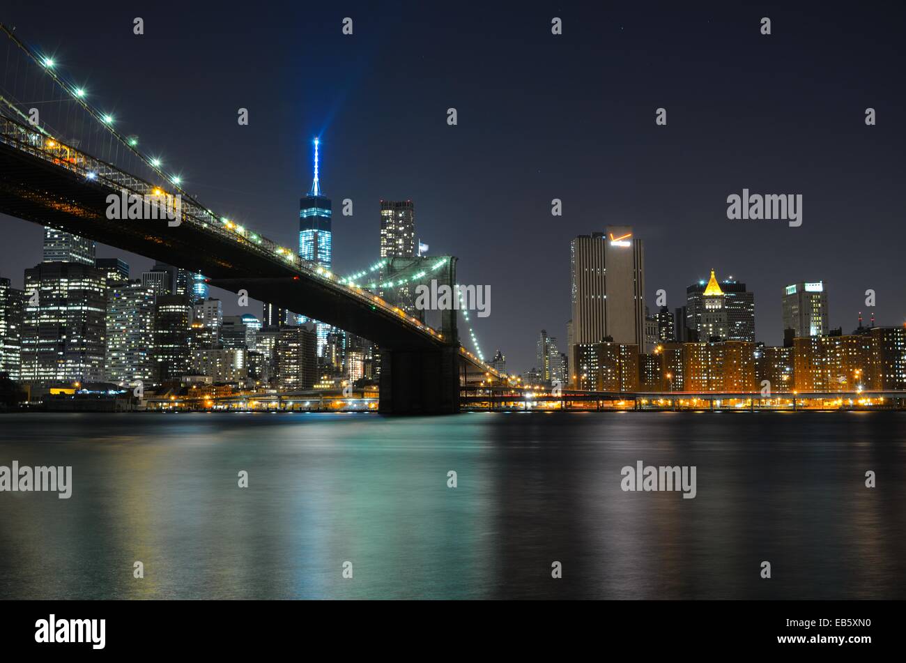Manhattan bridge at night hi-res stock photography and images - Alamy