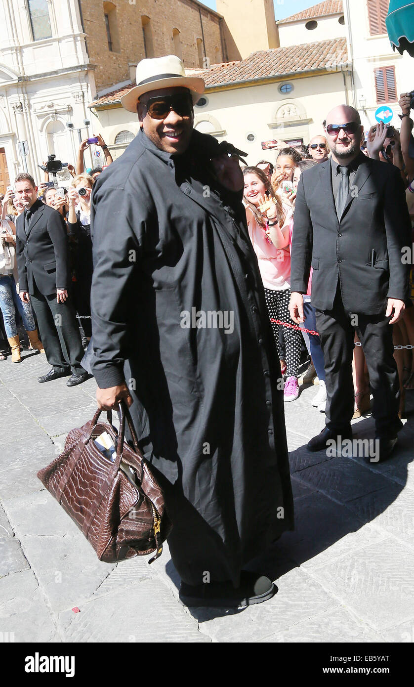 Wedding guests of Kim Kardashian and Kanye West arrive at their hotels in Florence  Featuring: Andre Leon Talley Where: Florence, Italy When: 24 May 2014 Stock Photo