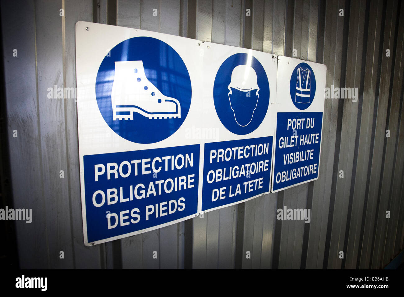 Work safety signs hi-res stock photography and images - Alamy